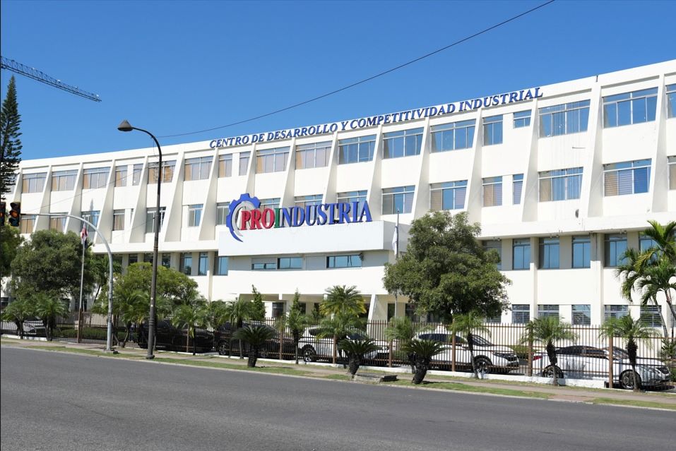 Proindustria fortalece la infraestructura industrial con obras que impulsan la inversión y la generación de empleos