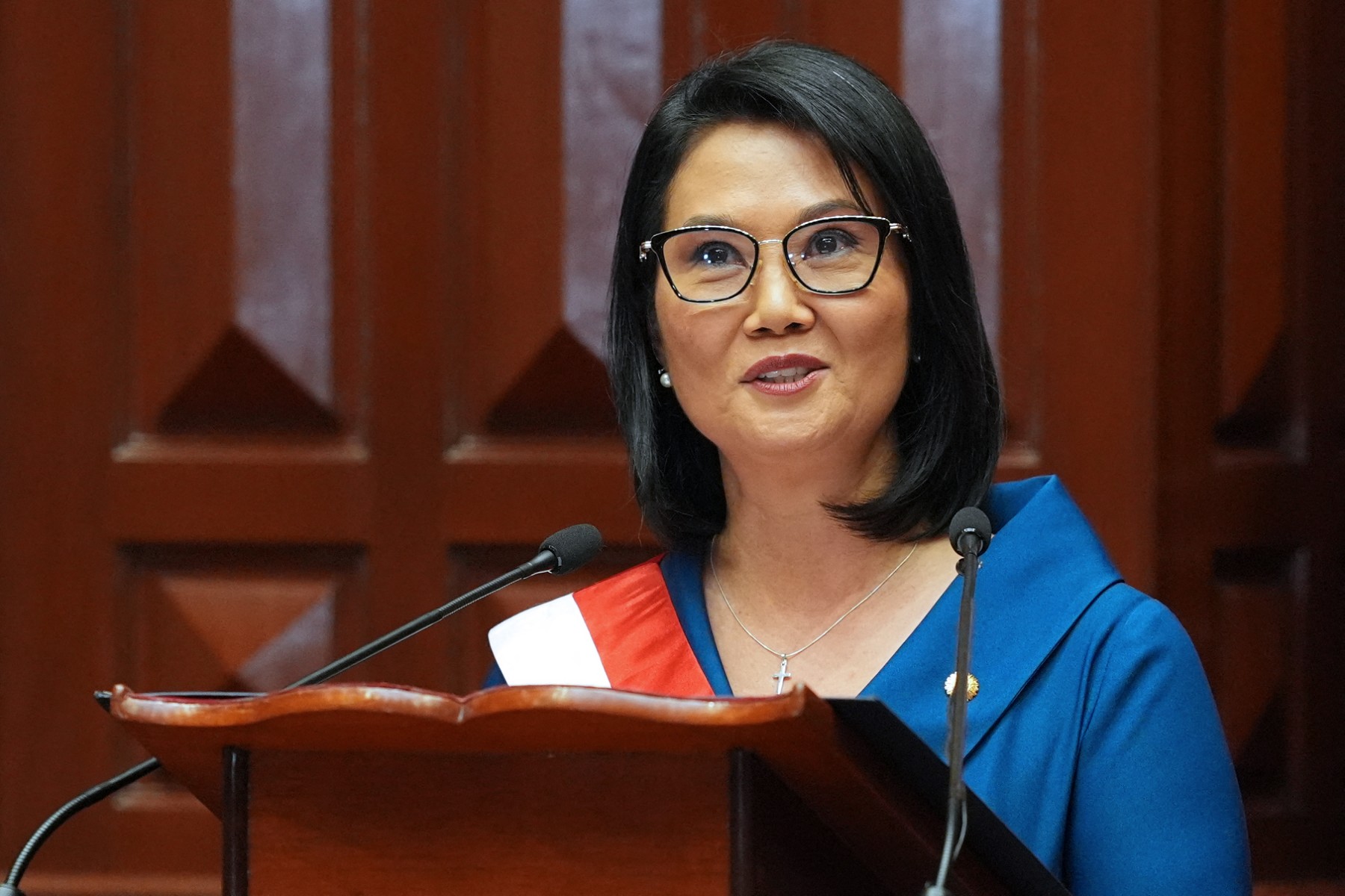 Keiko Fujimori anuncia aumento del 15 % del salario mínimo hasta los 382 dólares