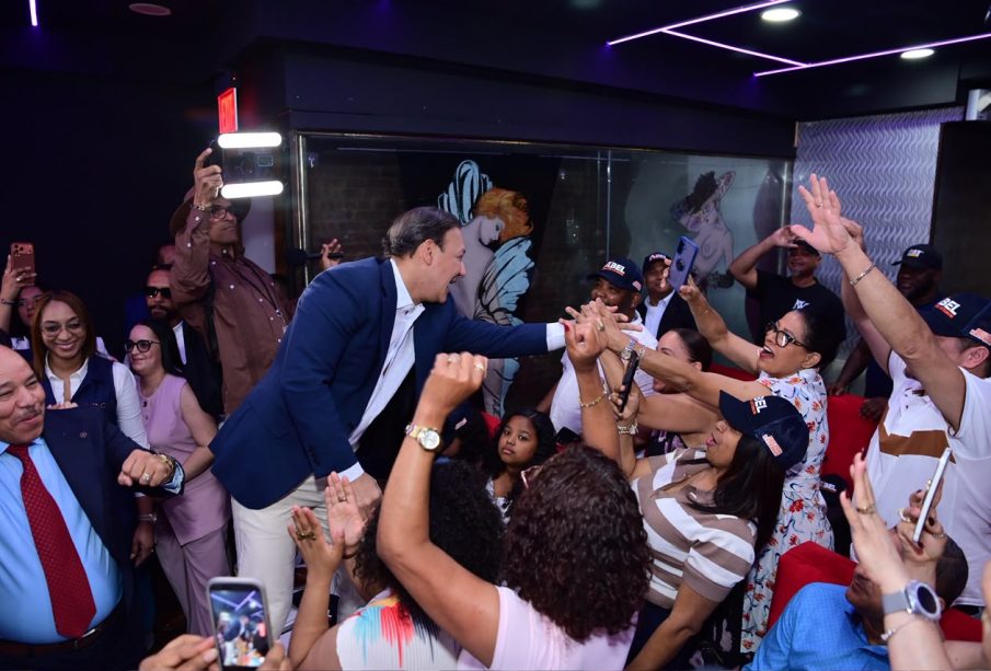 Abel Martínez fortalece vínculo con la diáspora dominicana y juramenta equipo político en Nueva York