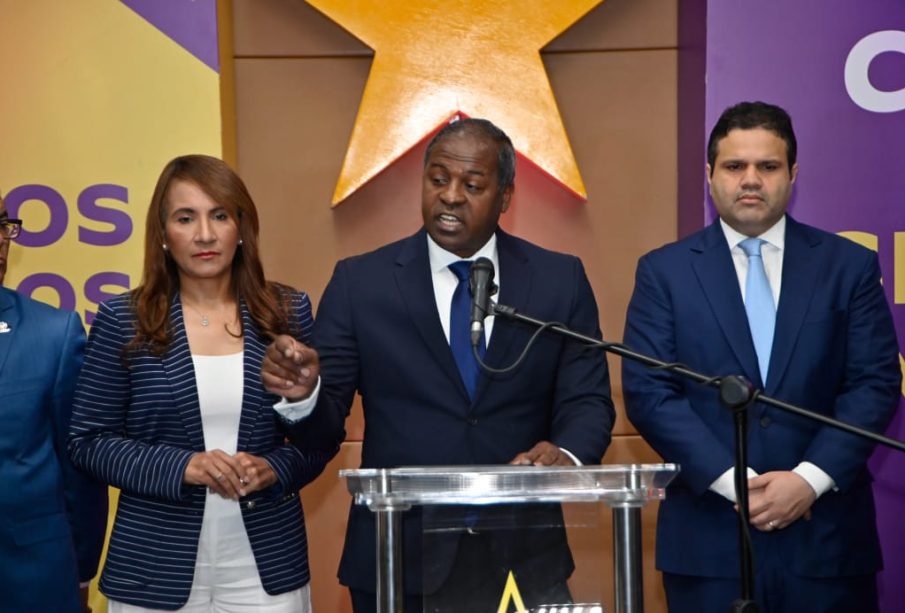 PLD pide declarar en emergencia el sector salud: “hospitales vuelven a ser almacenes de enfermos”