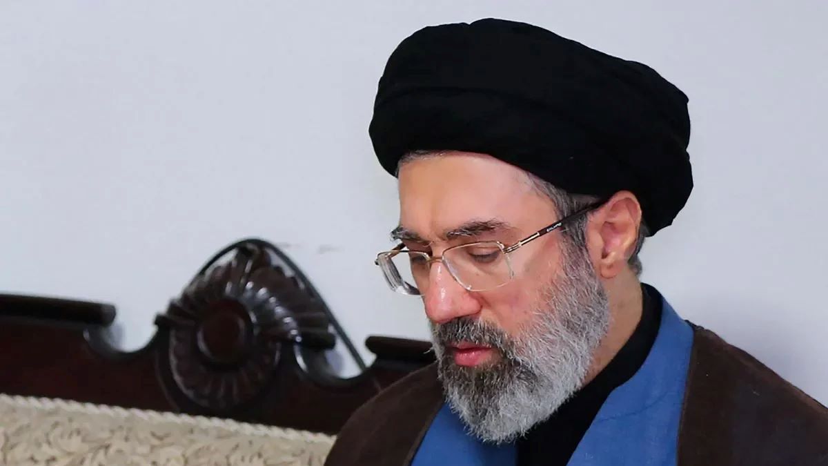 ¿Aparecerá el líder supremo Mojtaba Jameneí por primera vez en el funeral de su padre?