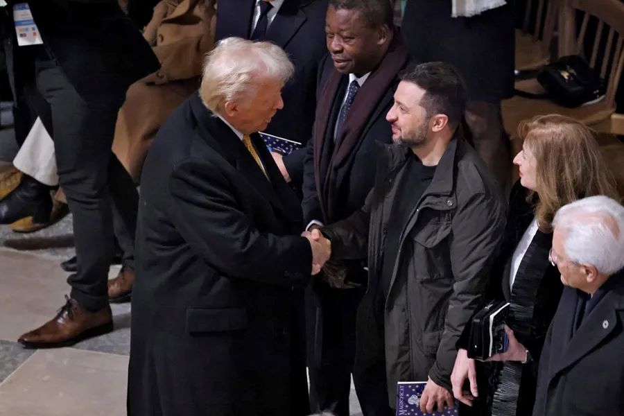 Trump dice ante Zelenski que dará a Ucrania licencia para fabricar Patriots