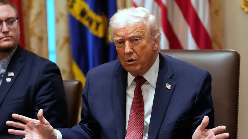 Trump advierte a Irán de un «golpe muy duro» si retrocede en las negociaciones