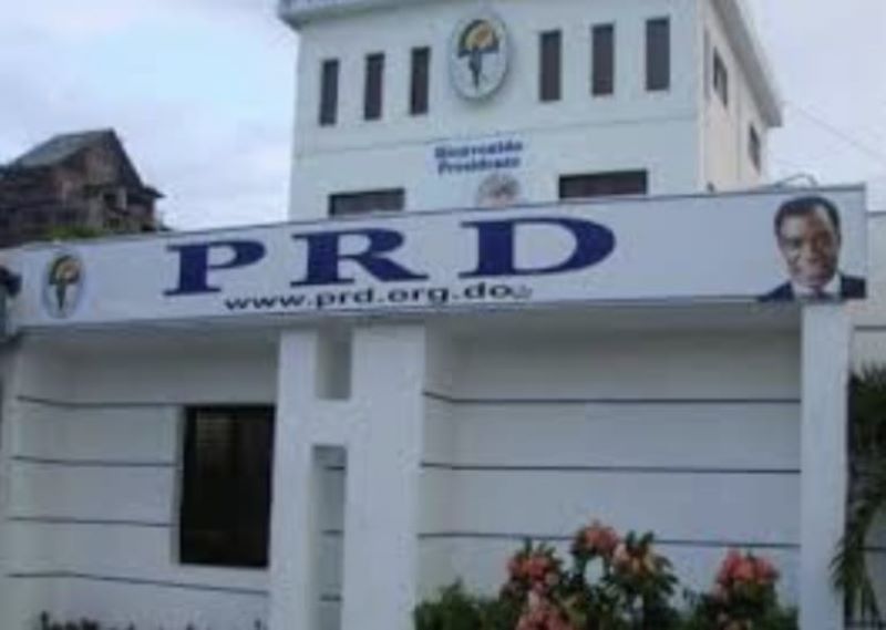 PRD deposita padrón de 212,744 afiliados ante la JCE y proyecta superar los 500 mil militantes en 2027