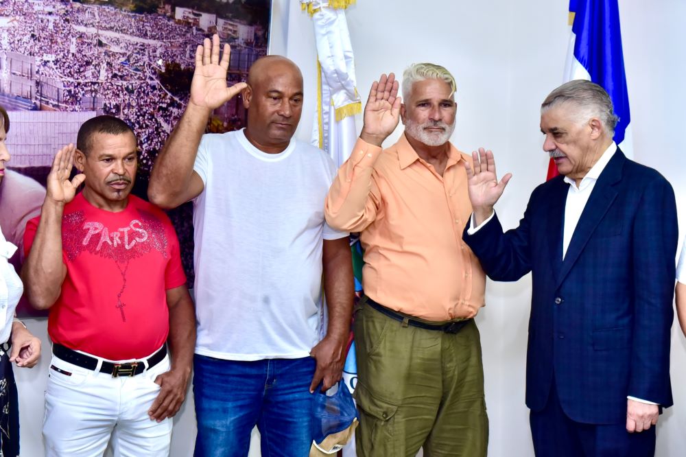 PRD continúa sumando nuevos miembros con la incorporación de dirigentes procedentes del PRM