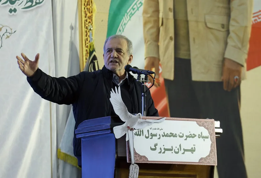 Presidente iraní defiende terminar la guerra ahora que su país está «fuerte»