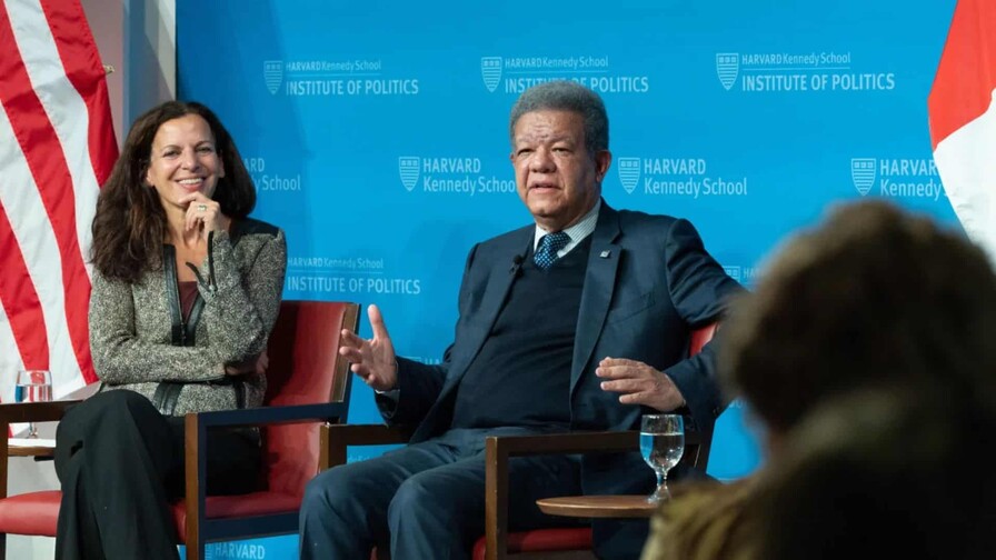 Leonel Fernández en Harvard: «Ningún país tiene el poder para gobernar al resto del mundo»