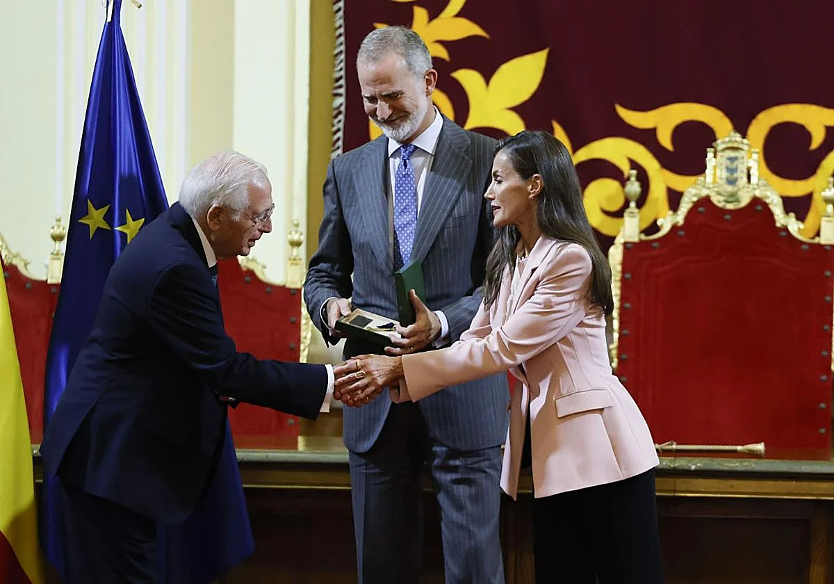 Juan José Imbroda, presidente de Melilla, ante el Rey: «Aquí empieza España y Europa»